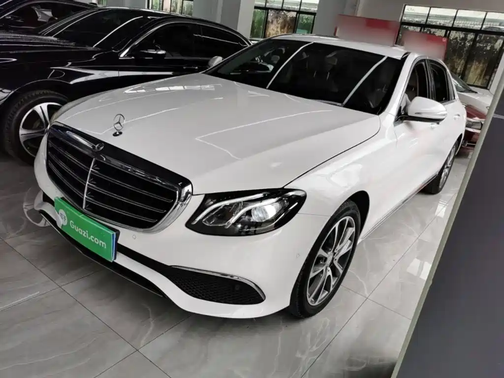 Mercedes-Benz E-Class — миниатюра 2