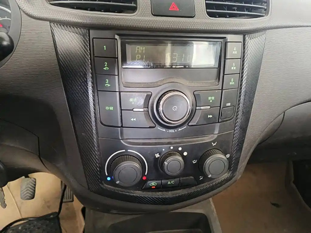 Wuling Hongguang — миниатюра 13