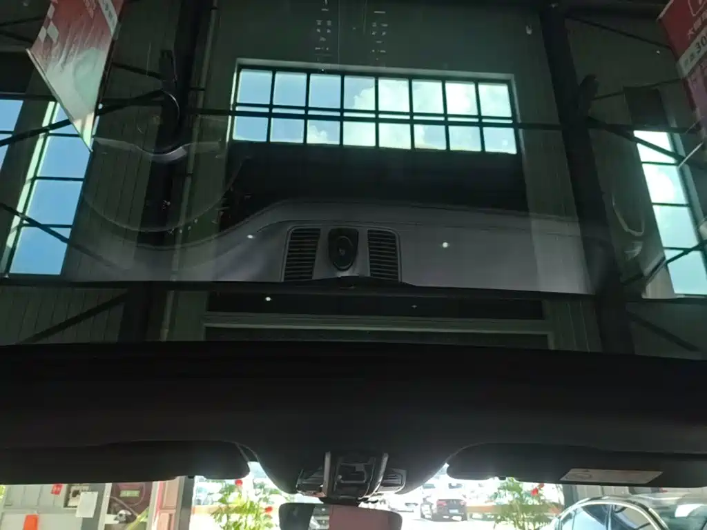 Porsche Cayenne — миниатюра 18