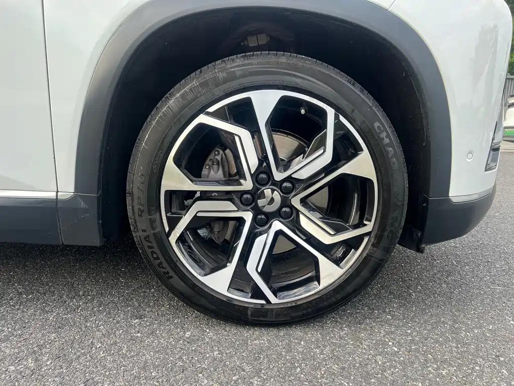 NIO ES8 2022 100kWh мест