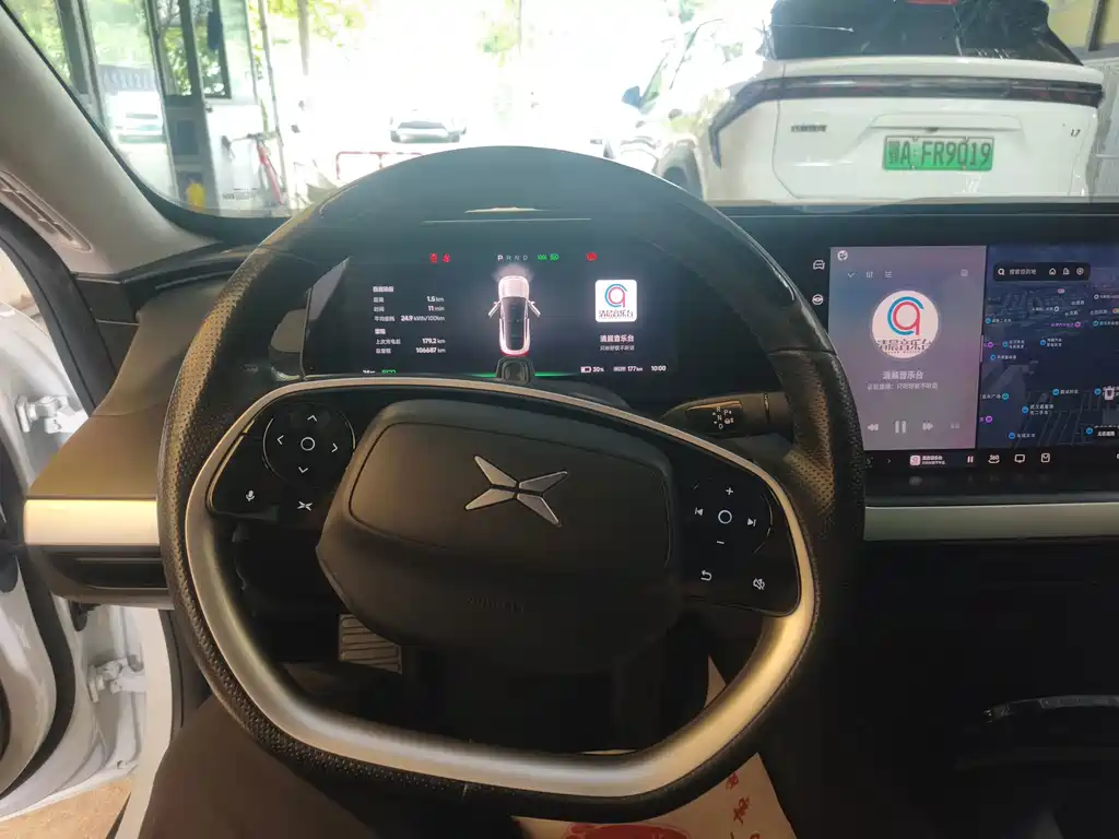 XPeng P7 — миниатюра 6