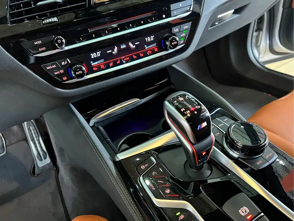 BMW M5 — миниатюра 17