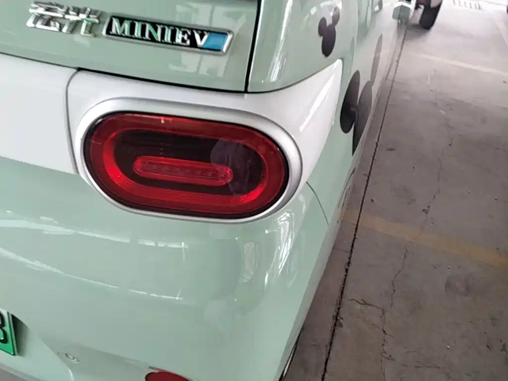 Wuling MINIEV — миниатюра 8