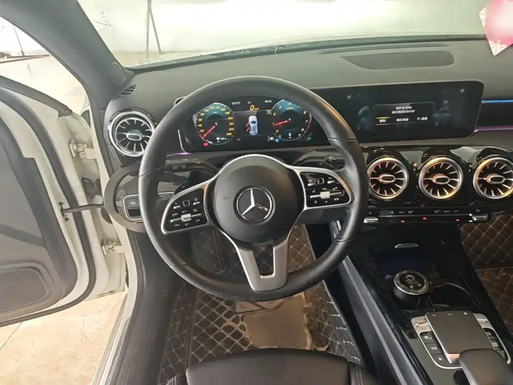 Mercedes-Benz A-Class (Import) — миниатюра 11