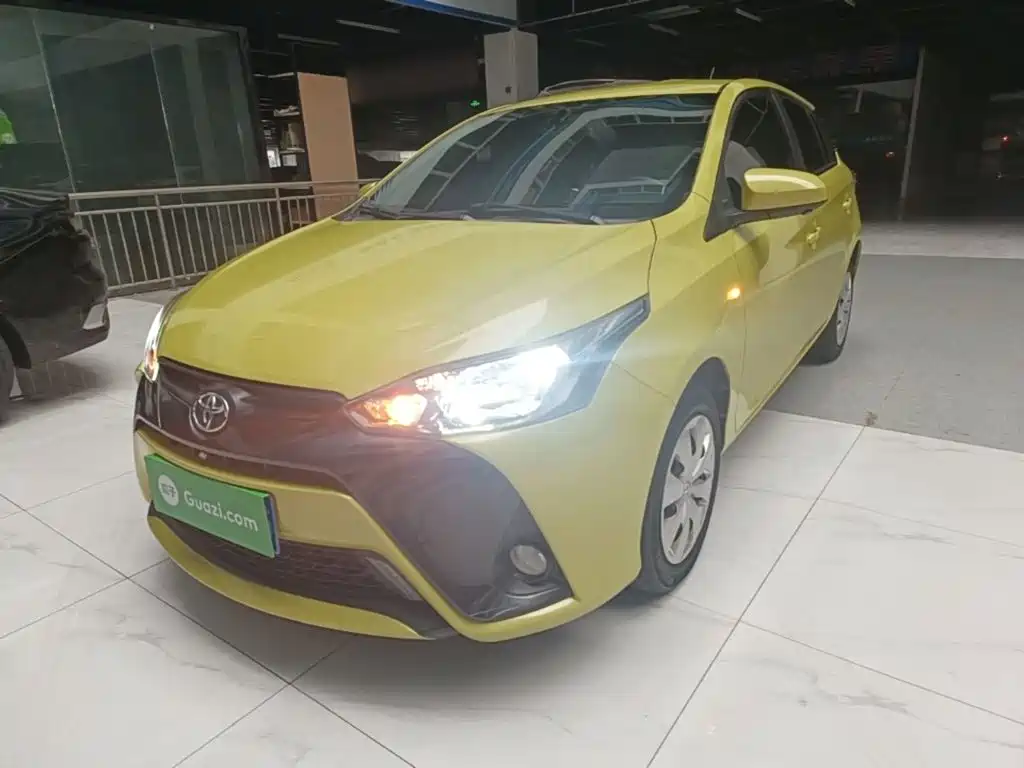 Toyota Yaris L — миниатюра 2