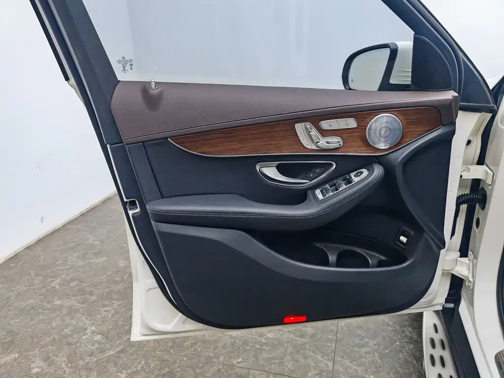 Mercedes-Benz GLC — миниатюра 17
