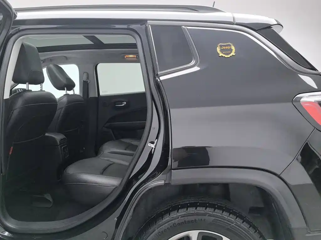 Jeep Compass — миниатюра 15