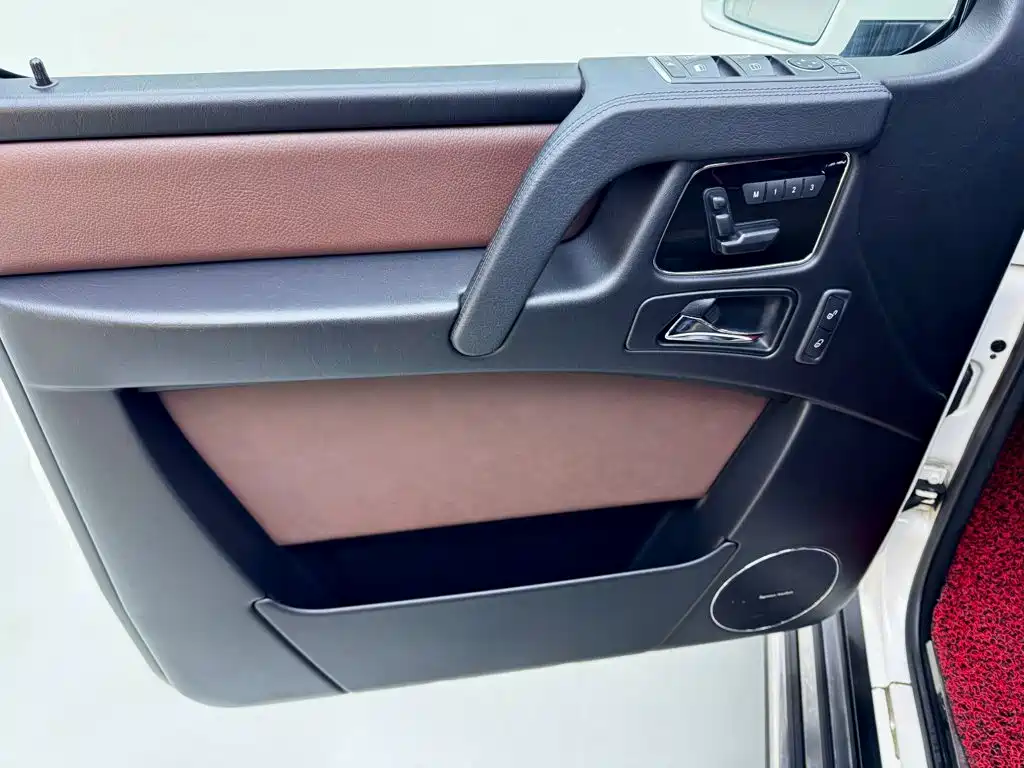 Mercedes-Benz G-Class — миниатюра 11