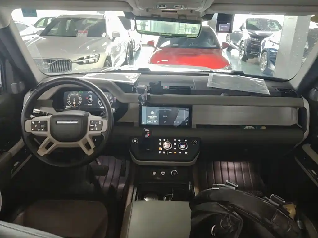 Land Rover Defender — миниатюра 10