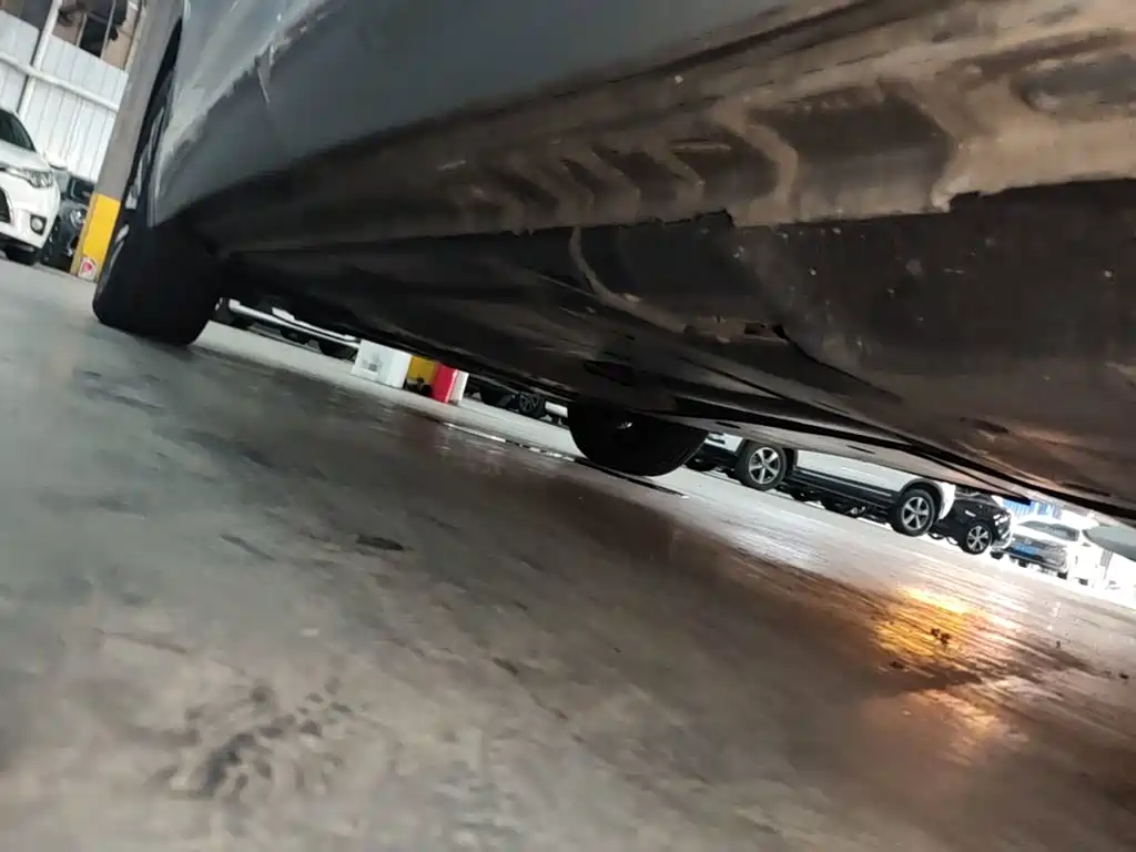 Volkswagen Tiguan L PHEV — миниатюра 22