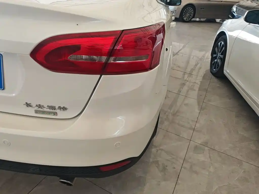Ford Focus — миниатюра 8