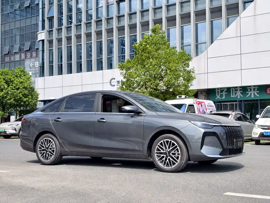 Roewe i6 — миниатюра 3