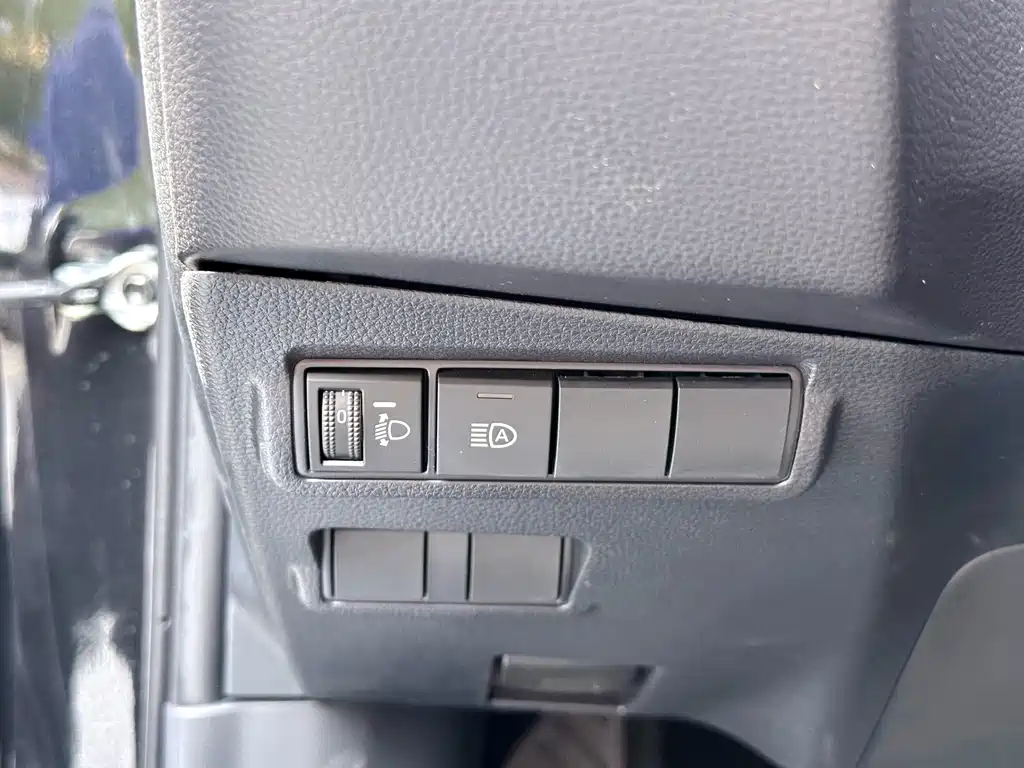 Toyota Corolla Cross — миниатюра 18