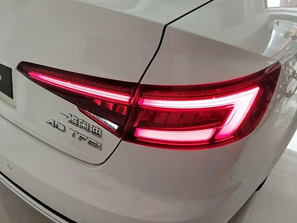 Audi A4L — миниатюра 8