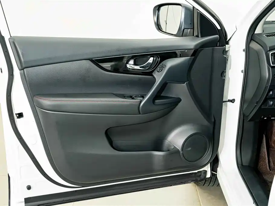 Nissan Qashqai — миниатюра 16