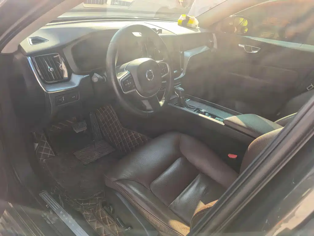 Volvo XC60 — миниатюра 3