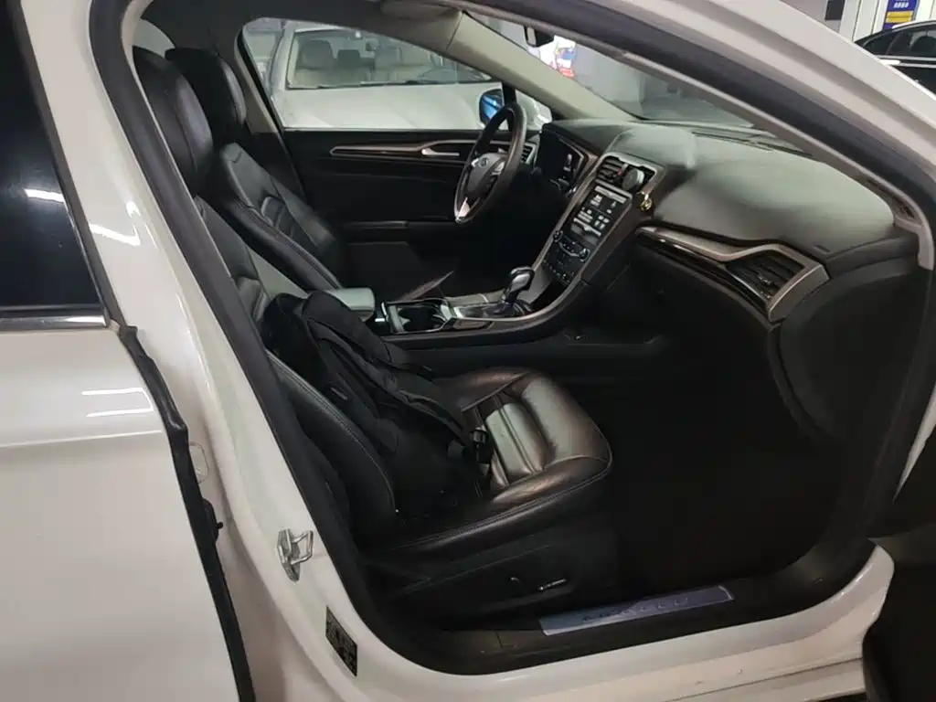 Ford Mondeo — миниатюра 25