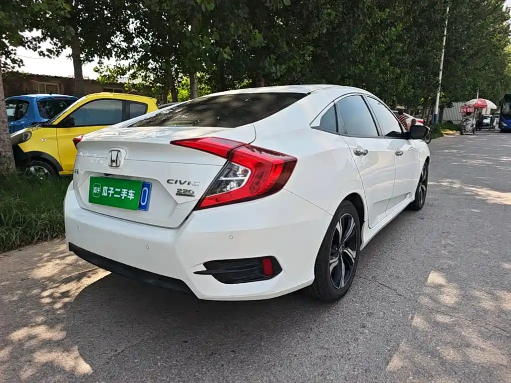 Honda Civic — миниатюра 7