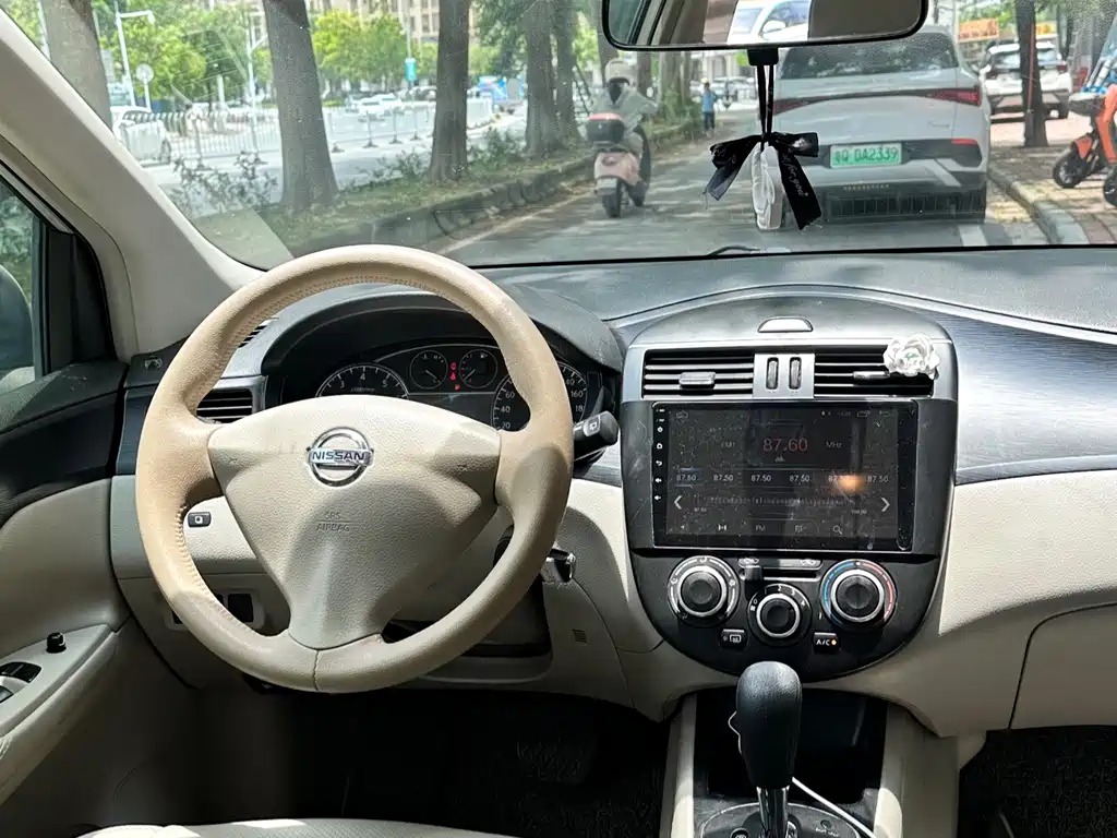 Nissan Tiida 2011 1.6L CVT Comfort