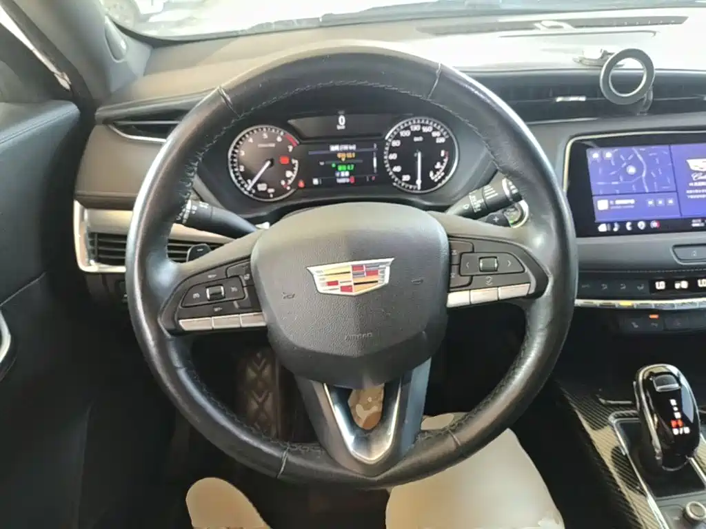 Cadillac XT4 — миниатюра 11