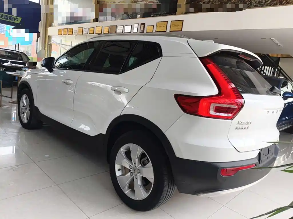 Volvo XC40 — миниатюра 5