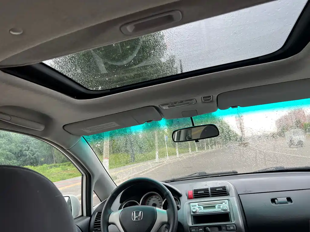 Honda Fit — миниатюра 17