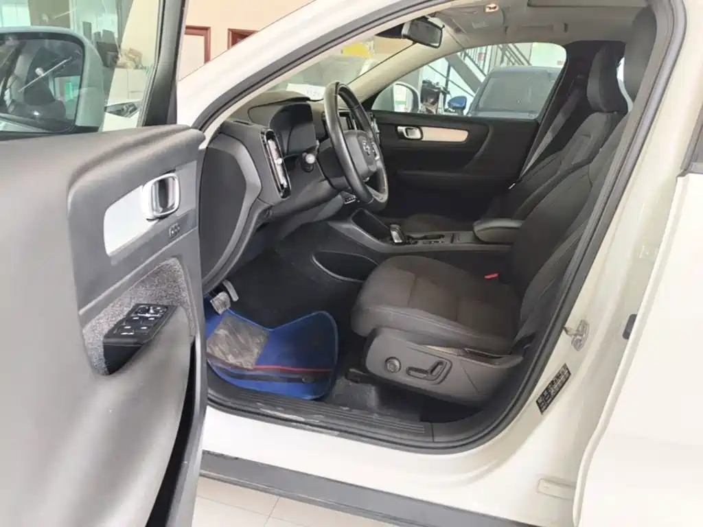 Volvo XC40 — миниатюра 16