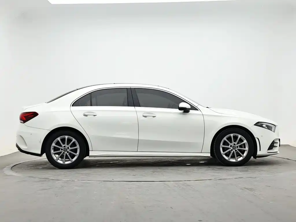 Mercedes-Benz A-Class — миниатюра 5