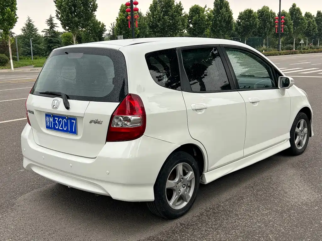 Honda Fit — миниатюра 7