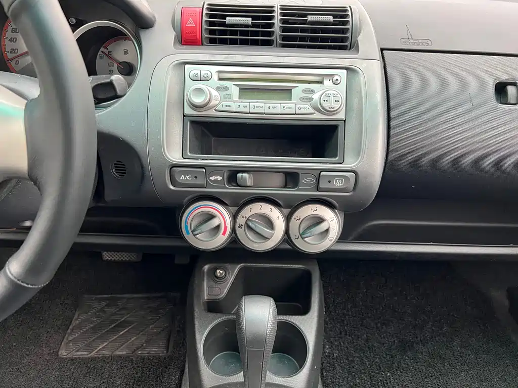 Honda Fit — миниатюра 16