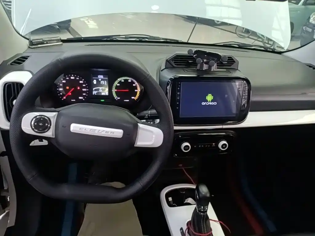 Roewe Clever — миниатюра 10