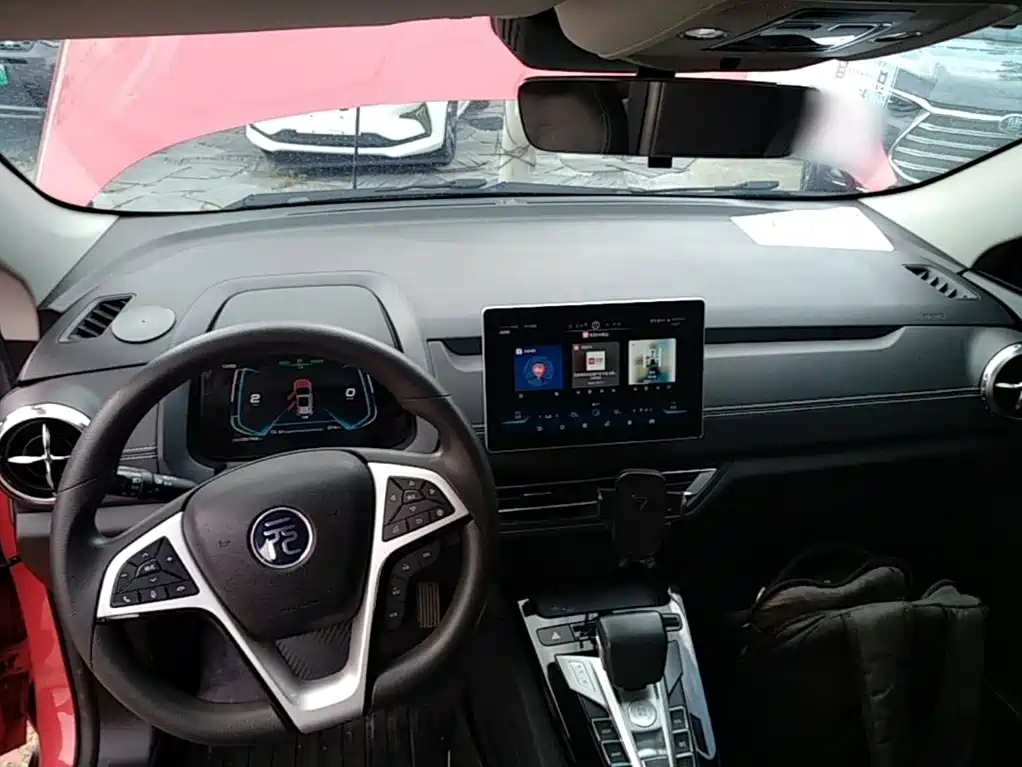 BYD Yuan EV — миниатюра 10