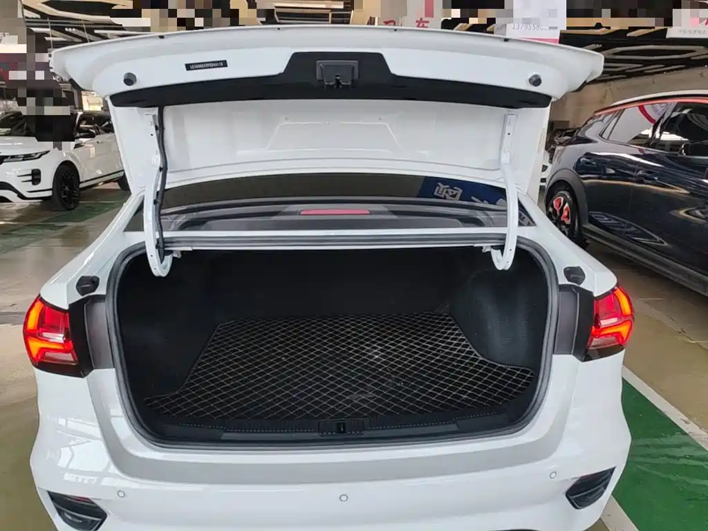 Roewe i5 — миниатюра 19