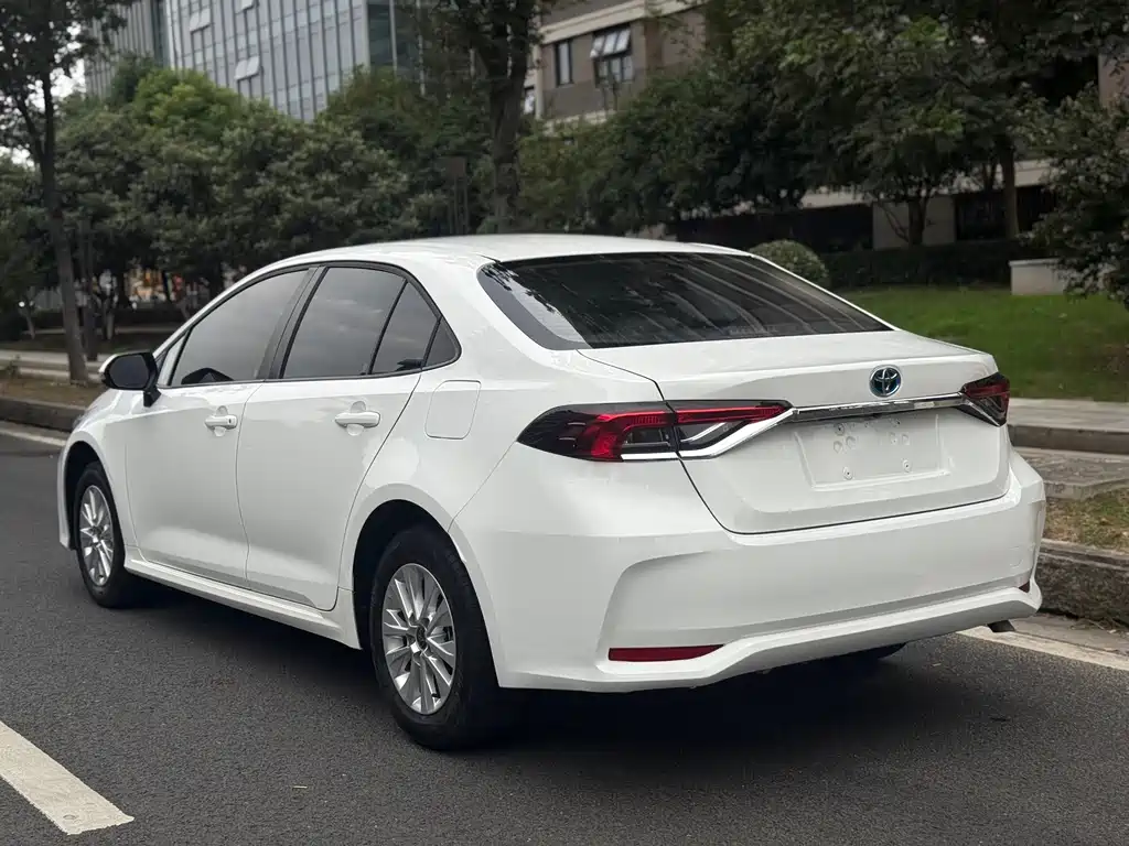 Toyota Corolla — миниатюра 7