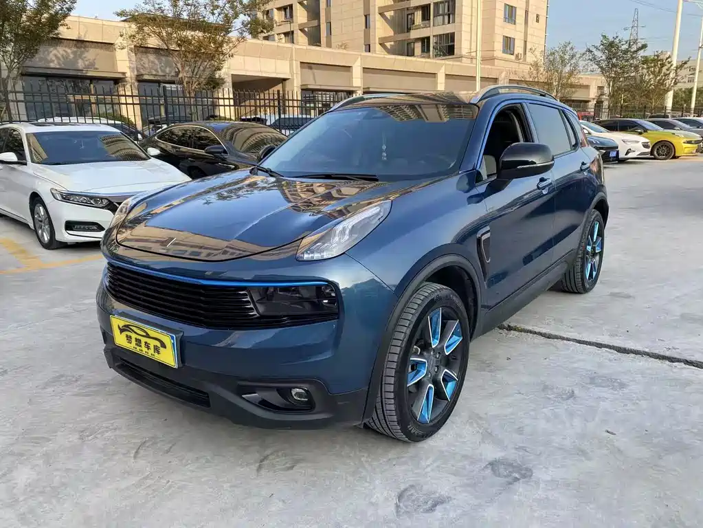 Lynk & Co 01