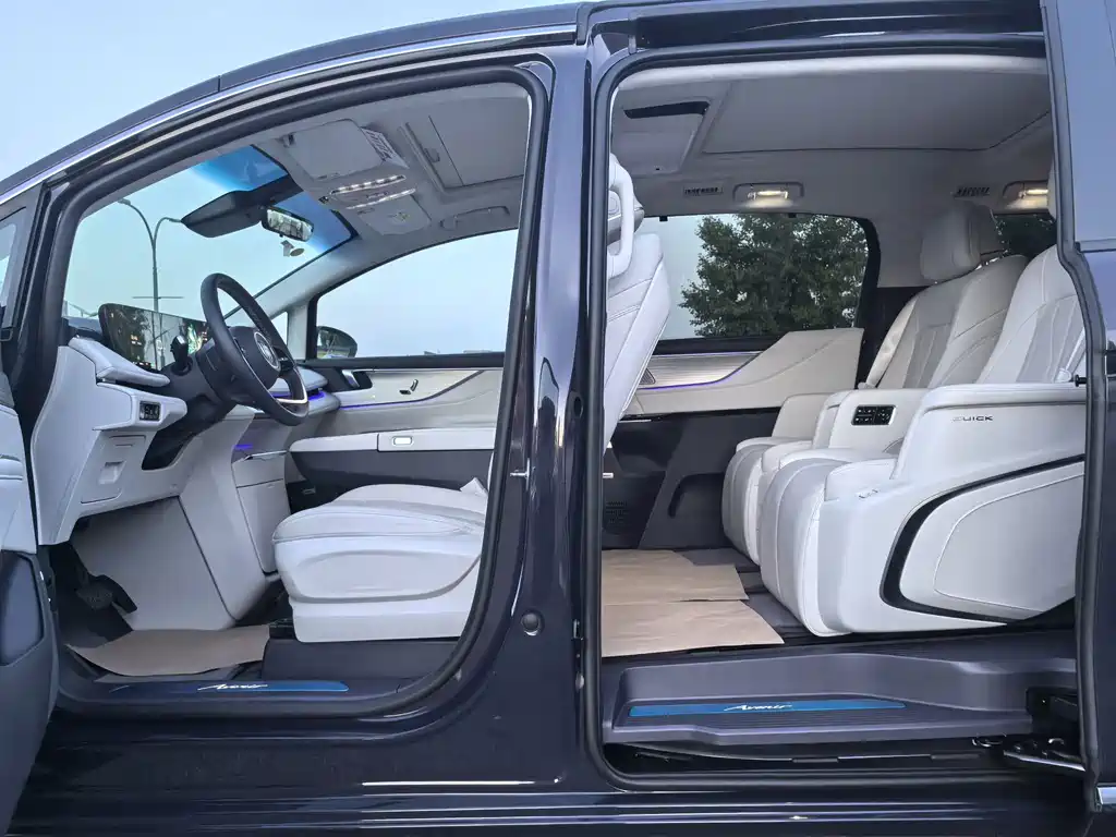 Buick GL8 Hybrid — миниатюра 10