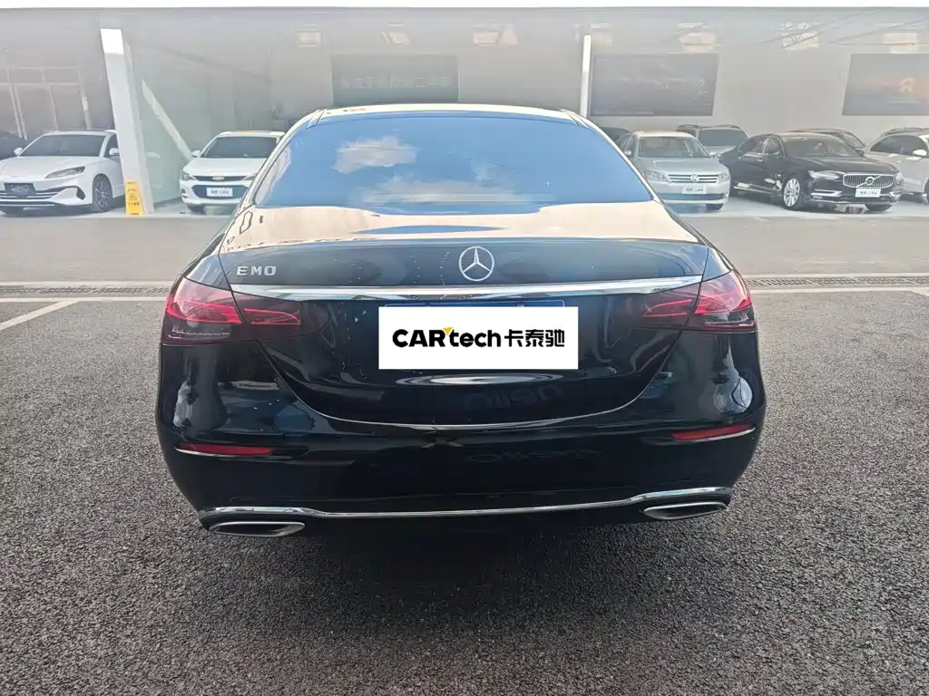 Mercedes-Benz E-Class — миниатюра 11