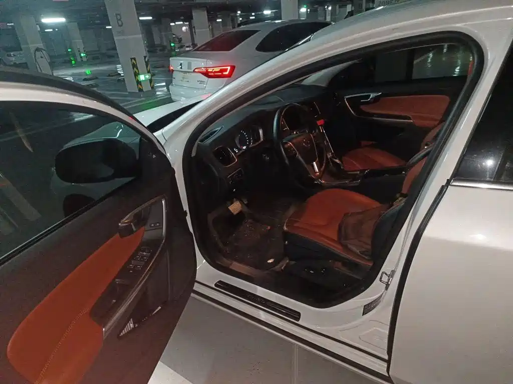 Volvo S60 — миниатюра 17