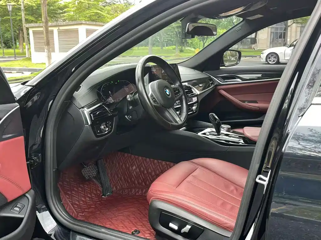 BMW 5 Series — миниатюра 8