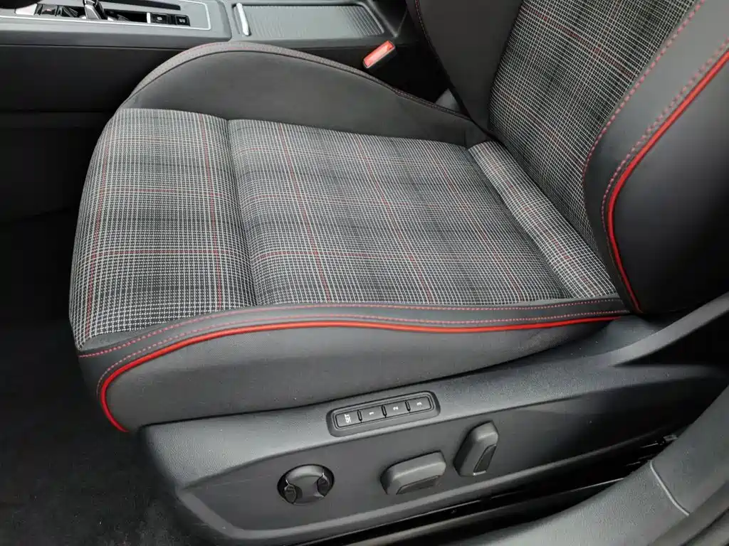 Volkswagen Golf GTI — миниатюра 20