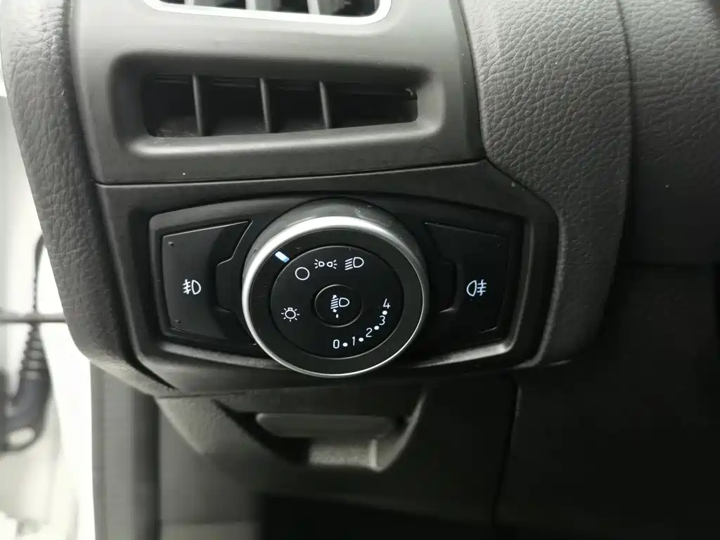 Ford Focus — миниатюра 21