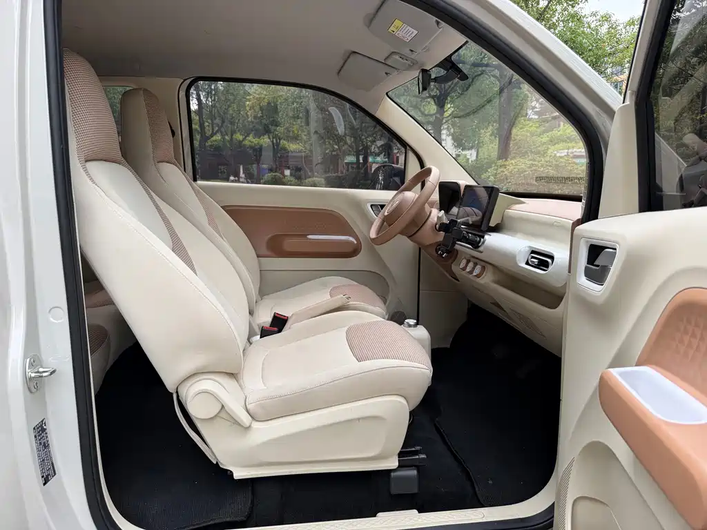 Wuling MINIEV — миниатюра 6