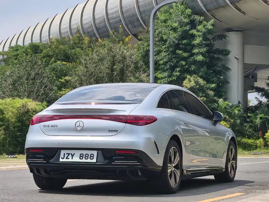 Mercedes-Benz EQE — миниатюра 7