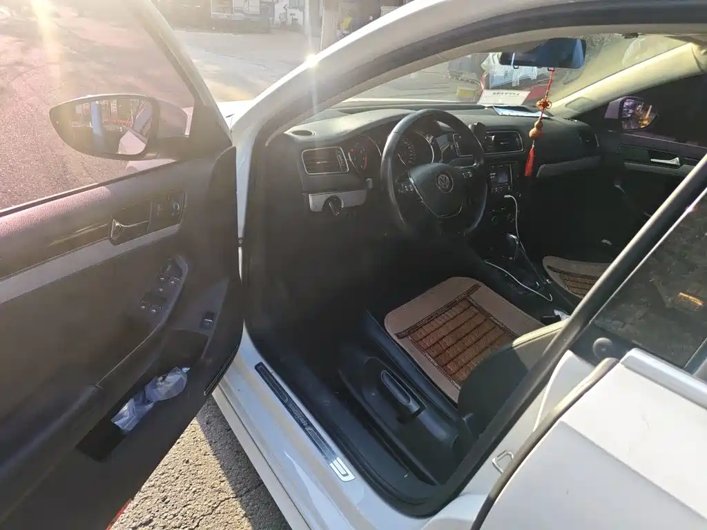 Volkswagen Sagitar — миниатюра 12