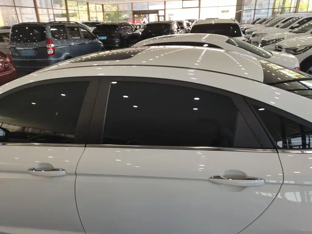 Geely Emgrand GL — миниатюра 12