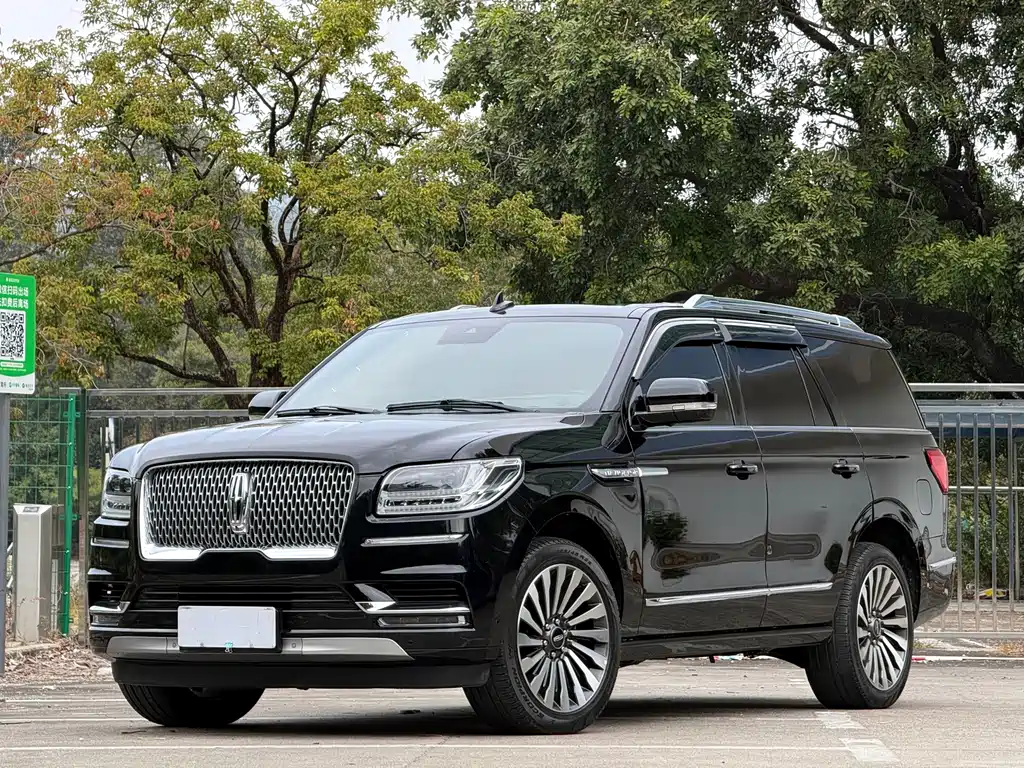 Lincoln Navigator — миниатюра 2