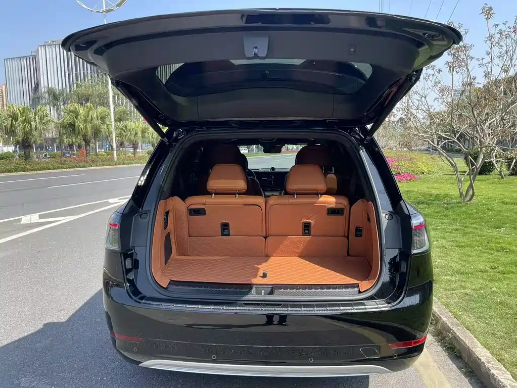 AITO ASK THE WORLD M9