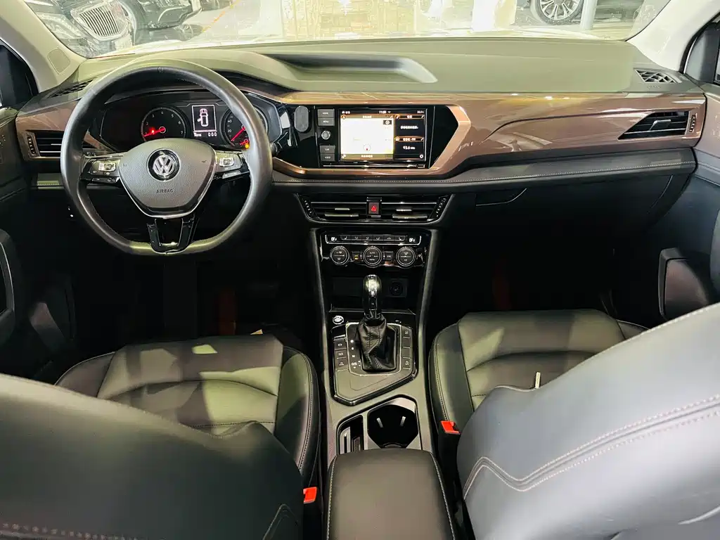 Volkswagen Tharu — миниатюра 10