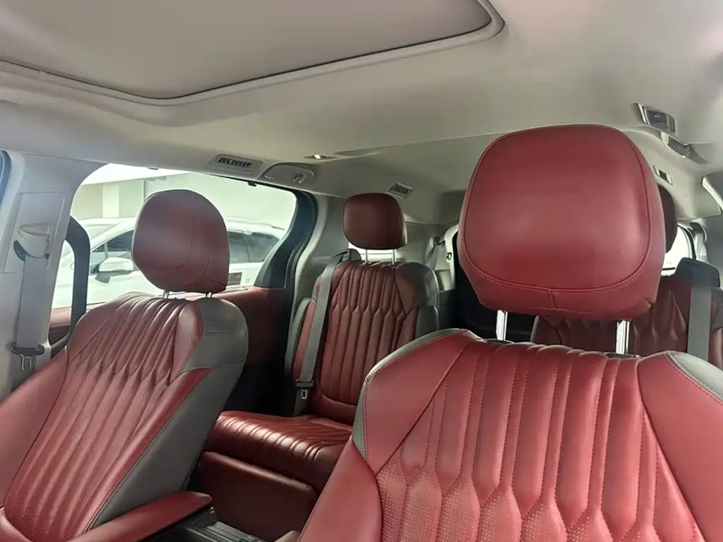 Toyota Granvia — миниатюра 17