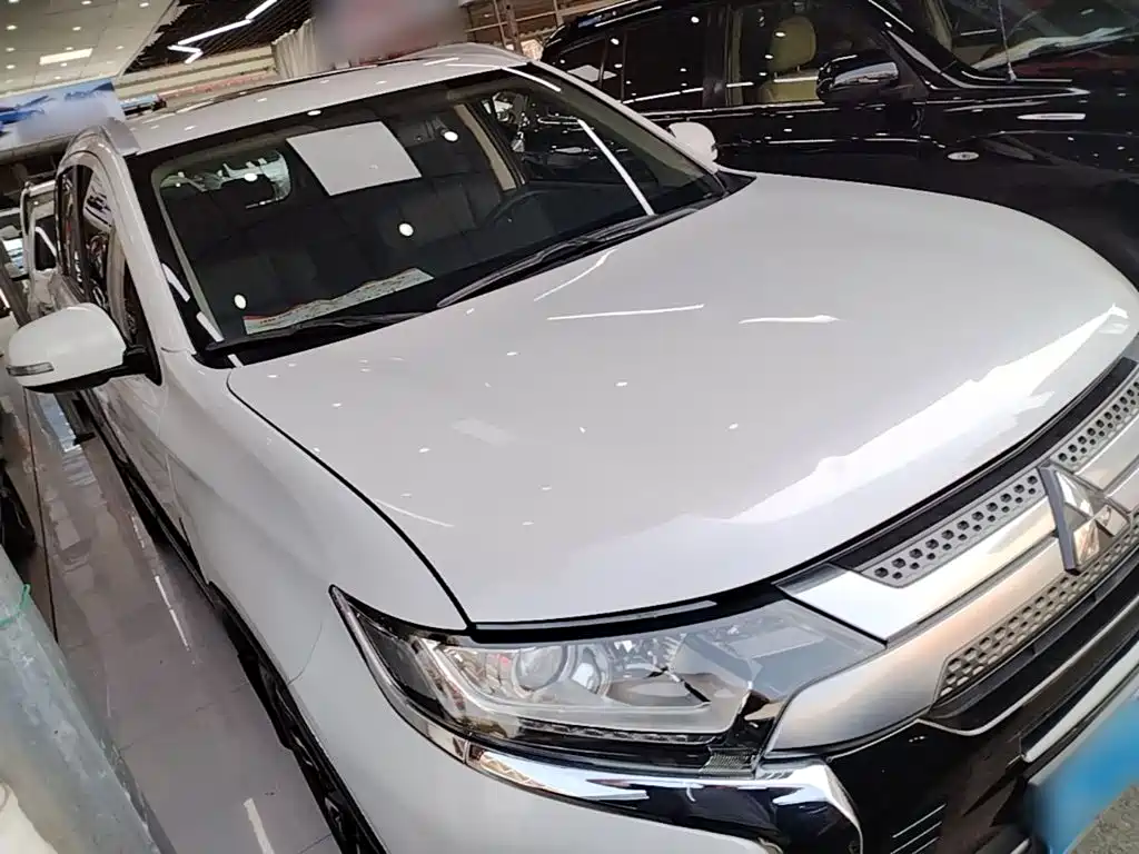 Mitsubishi Outlander — миниатюра 4